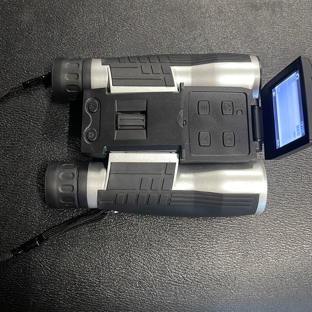 Digital binoculars that can record what your looking at